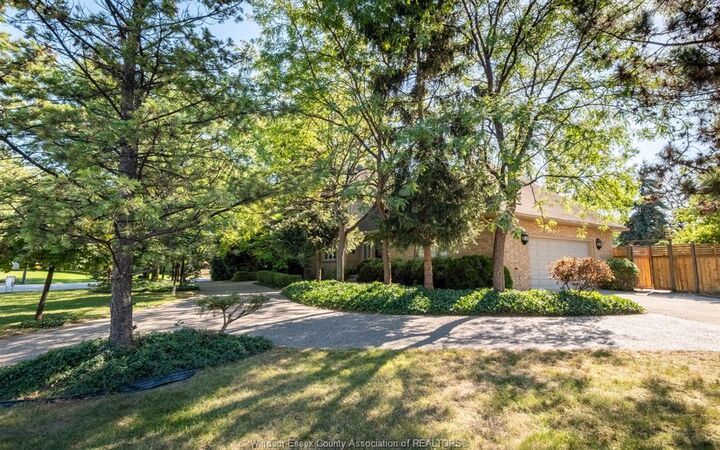 Property Photo: 379 Elmgrove Drive ON N8N 4H2