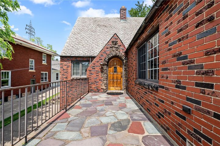 Property Photo:  331 Jefferson Drive  PA 15228 