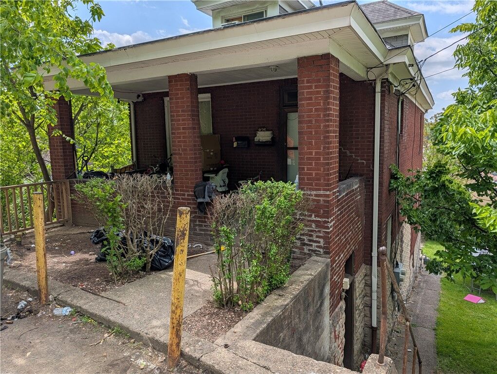 Property Photo: 825 Benwood Ave PA 15136