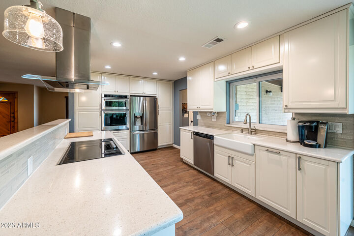 Property Photo: 4523 E Voltaire Avenue AZ 85032