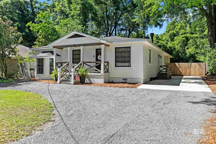 Property Photo:  10 N Bayou Oaks Drive  AL 36571 