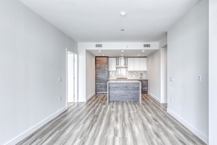 Property Photo:  2381 Beta Avenue 2804  BC V5C 5N1 