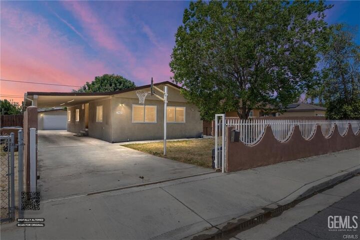Property Photo:  3423 Anderson Street  CA 93307 