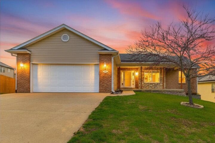 Property Photo:  3103 Woods Crossing Dr  MO 65202 