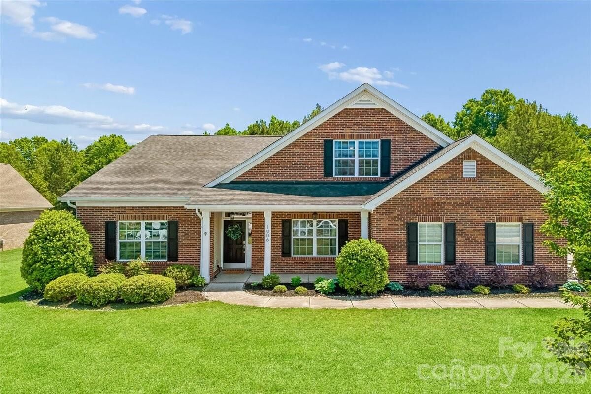 Property Photo:  1006 Spring Rose Lane  NC 28104 