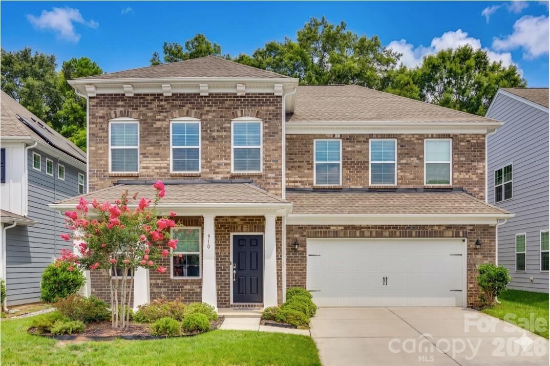 Property Photo:  910 Ashton Oak Court  SC 29715 
