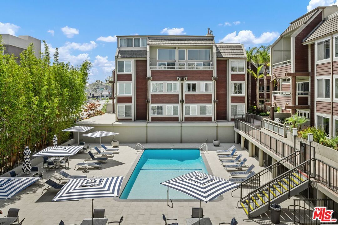 Property Photo:  4200 Via Dolce  CA 90292 