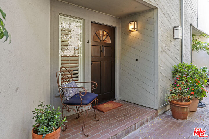 Property Photo: 832 15th St CA 90403