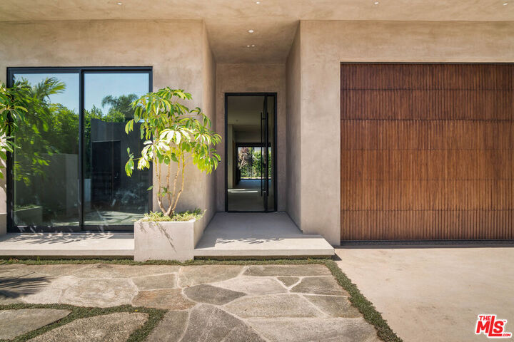 Property Photo: 3951 Marcasel Ave CA 90066