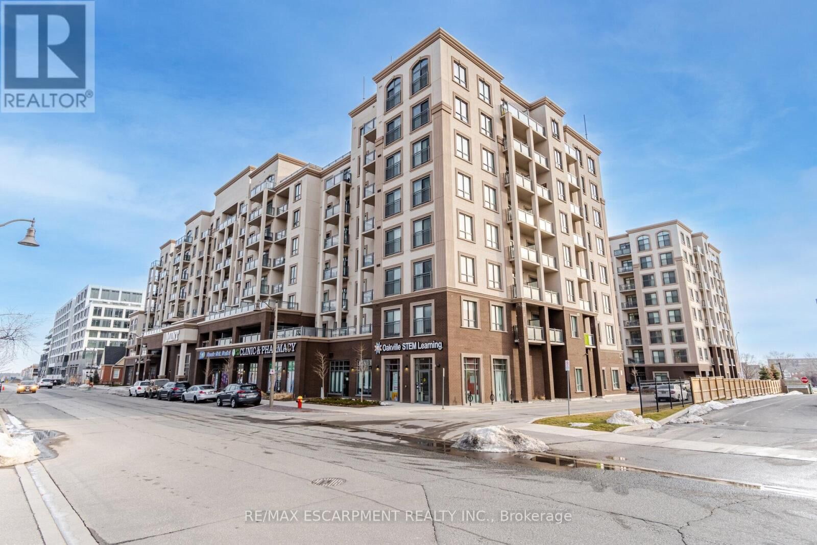 Property Photo:  2486 Old Bronte Road Ph #811  ON L6M 0Y4 