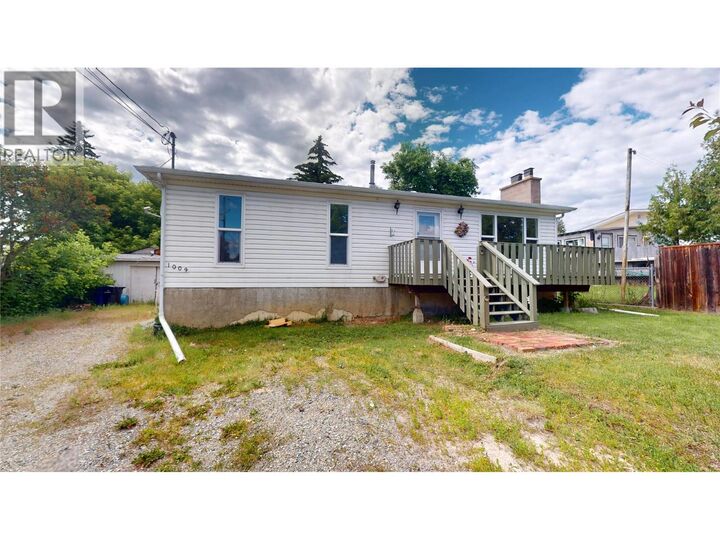 Property Photo: 1009 12th Avenue South BC V1C 4R7