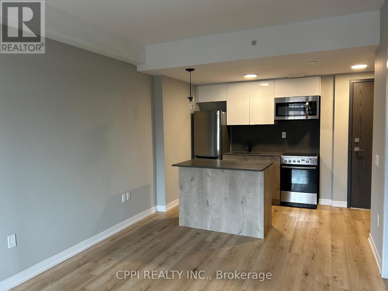 Property Photo:  70 King Street East 404  ON L1H 1B5 