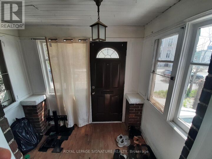Property Photo:  180 Dufferin Street Upper  ON M6K 1Z2 