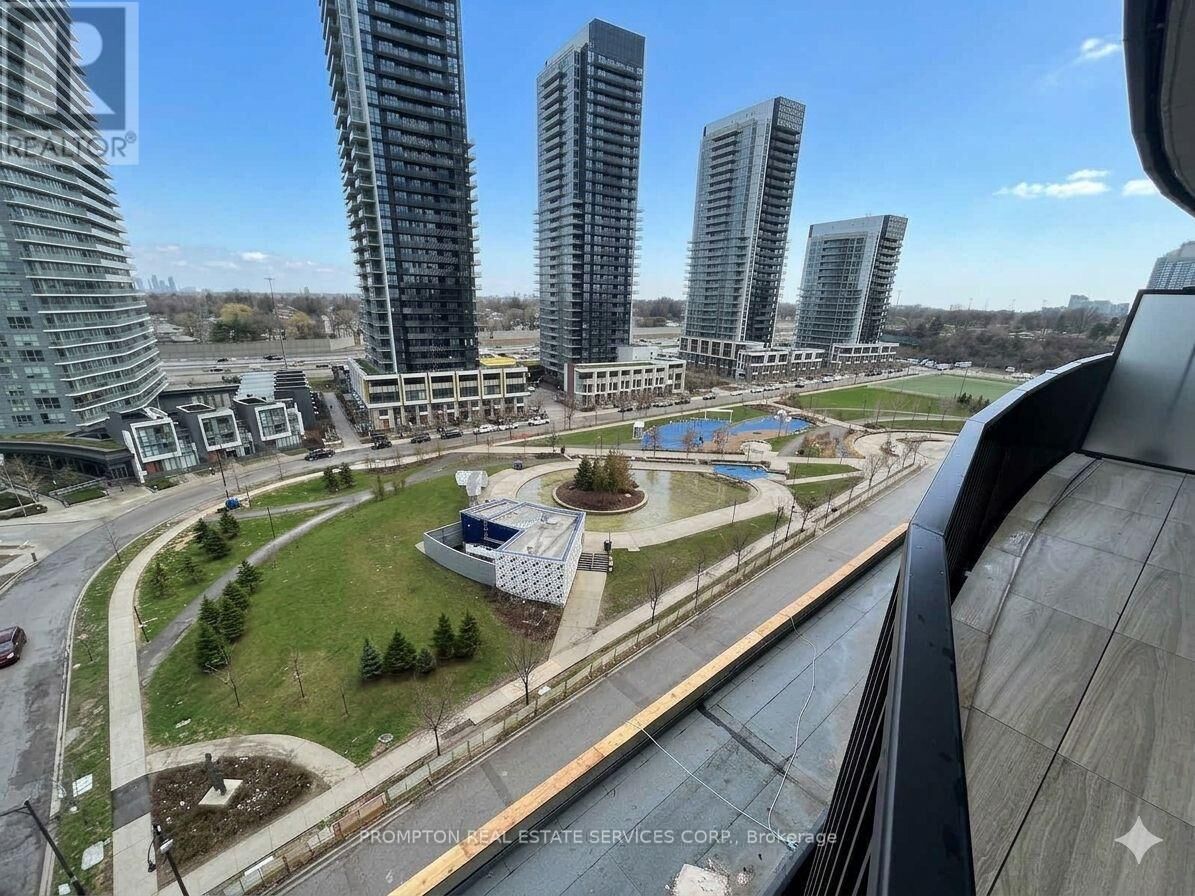 Property Photo:  68 Esther Shiner Boulevard 1015  ON M2K 0J6 