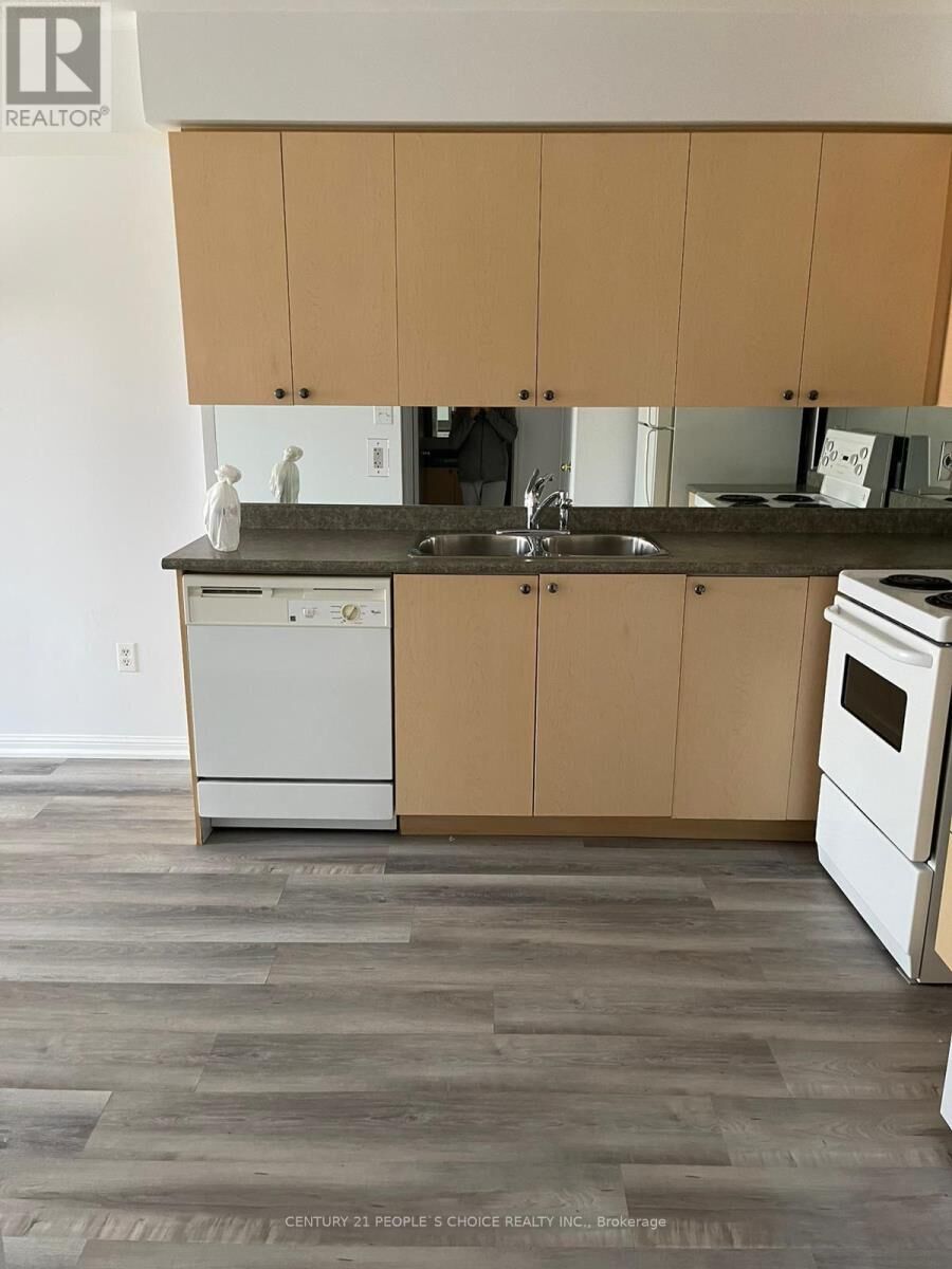 Property Photo:  4620 Guildwood Way West 45  ON L5R 4H4 