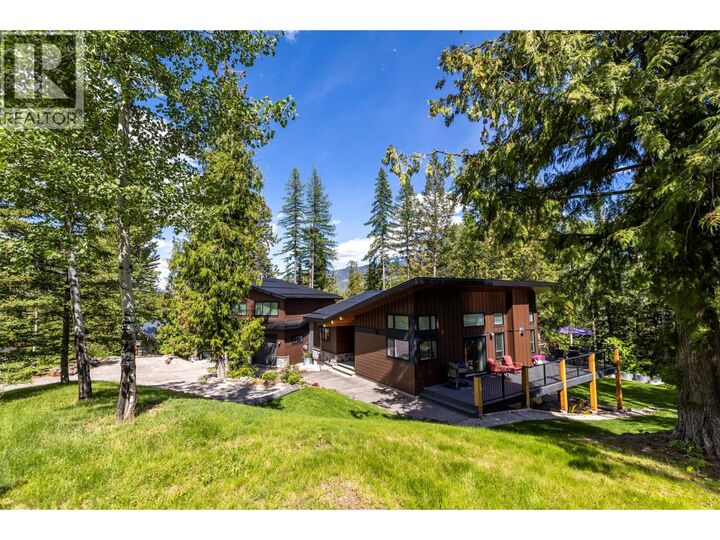 Property Photo: 9 Lodge Trail Lane BC V0B 1M5
