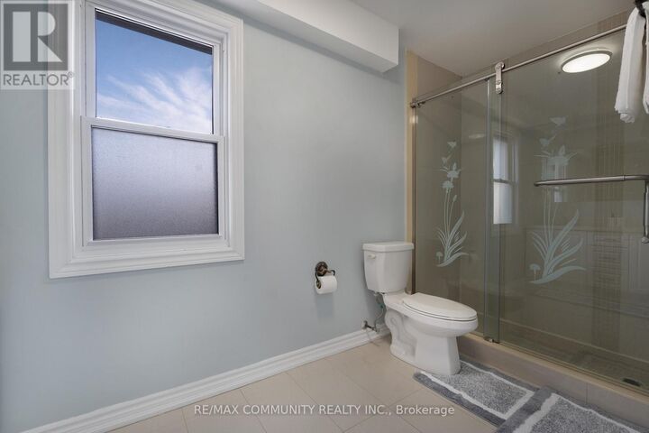 Property Photo:  33 Windsor Avenue  ON L1S 2B1 