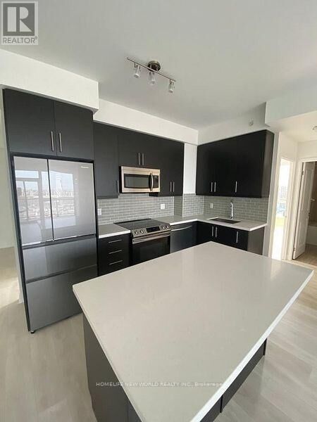 Property Photo:  75 Oneida Crescent 1210  ON L4B 0H3 