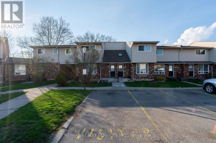 Property Photo:  100 Brownleigh Avenue 176  ON L3B 5V8 