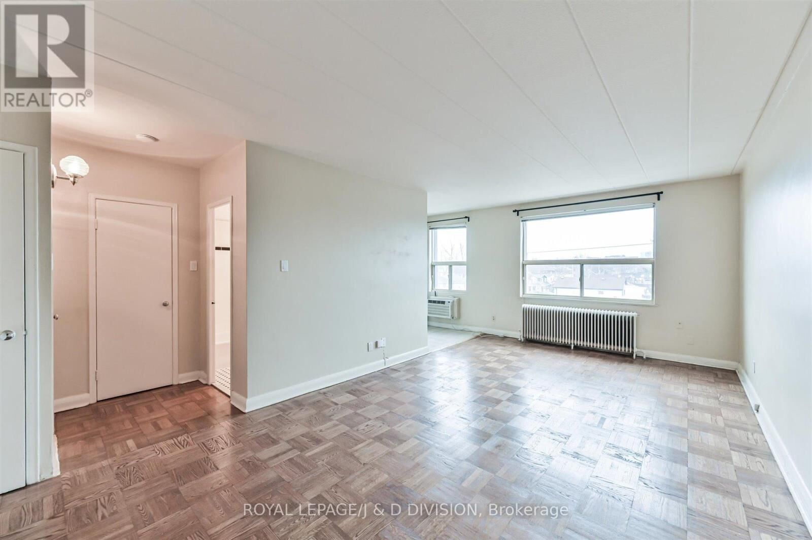 Property Photo:  325 Sammon Avenue 105  ON M4J 2A1 