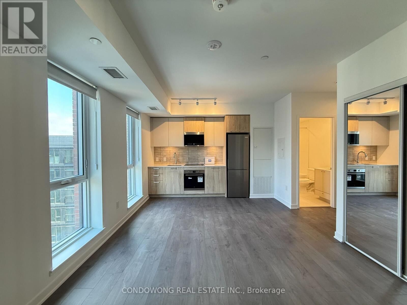 Property Photo:  10 Oak Street 709  ON M5A 0Z1 