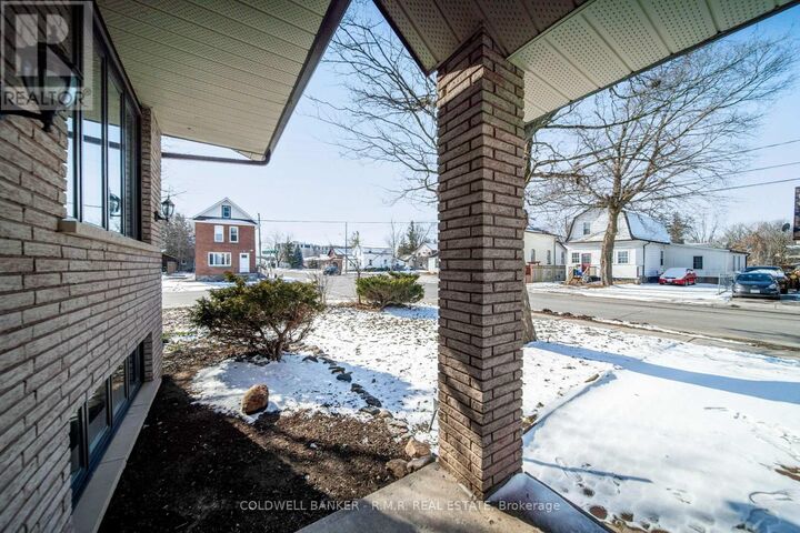 Photo de la propriété:  60 Albert Street South  ON K9V 3H1 