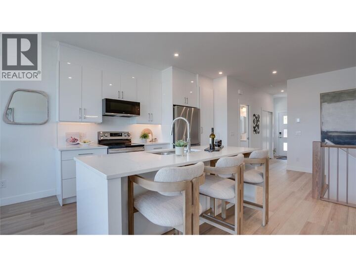 Photo de la propriété:  1050 Mt Revelstoke Place 2  BC V1B 3Z9 