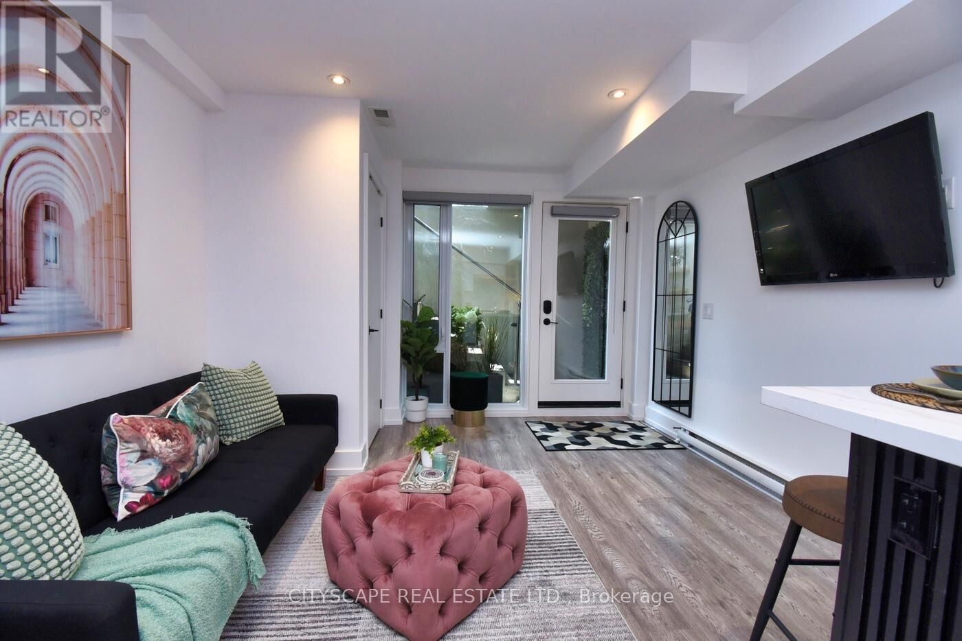 Property Photo:  703 Markham Street  ON M6G 2M2 