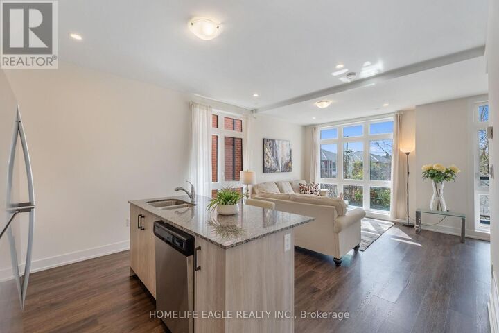 Property Photo:  7 Phelps Lane 16  ON L4E 1J4 