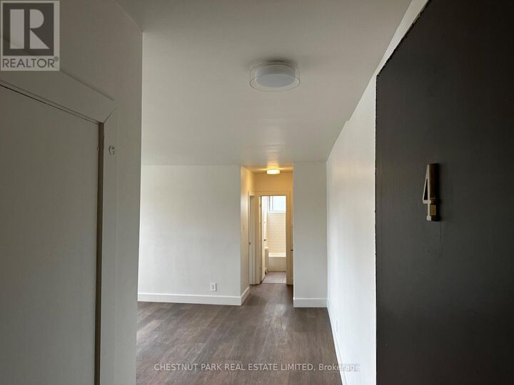 Property Photo:  1 Wingreen Court 4  ON M3B 1B9 