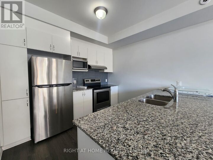 Property Photo:  555 Takamose Pvt  ON K1K 5A5 