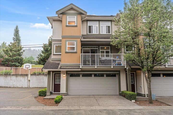 Photo de la propriété:  5623 Teskey Way 8  BC V2R 0K9 