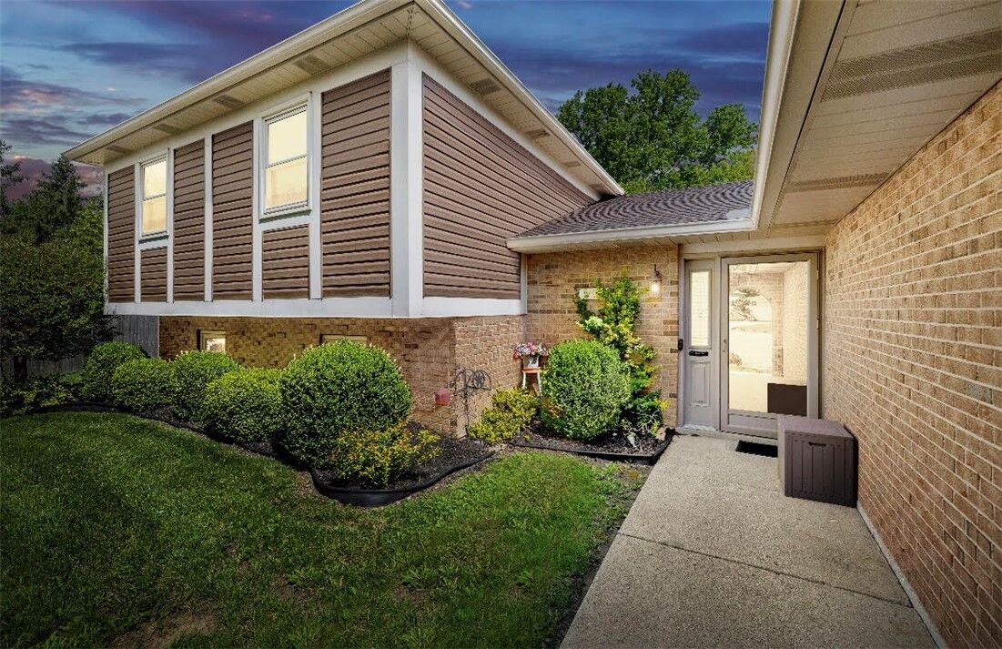 Property Photo:  707 Clear Brooke Court  OH 45377 