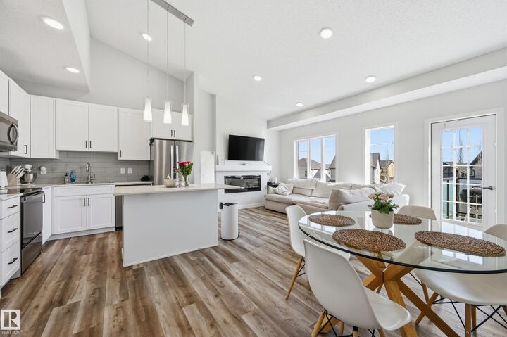 Property Photo:  2905 141 Street SW 34  AB T6W 3M4 