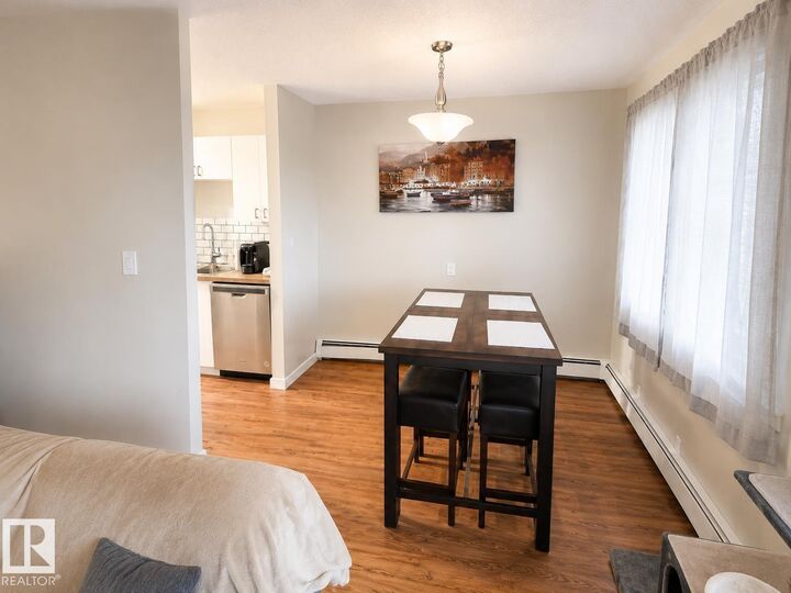 Property Photo:  11108 108 Avenue NW 10  AB T5H 3Z3 