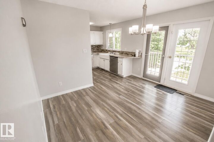 Property Photo: 4510 Lakeshore Dr AB T0A 3A3
