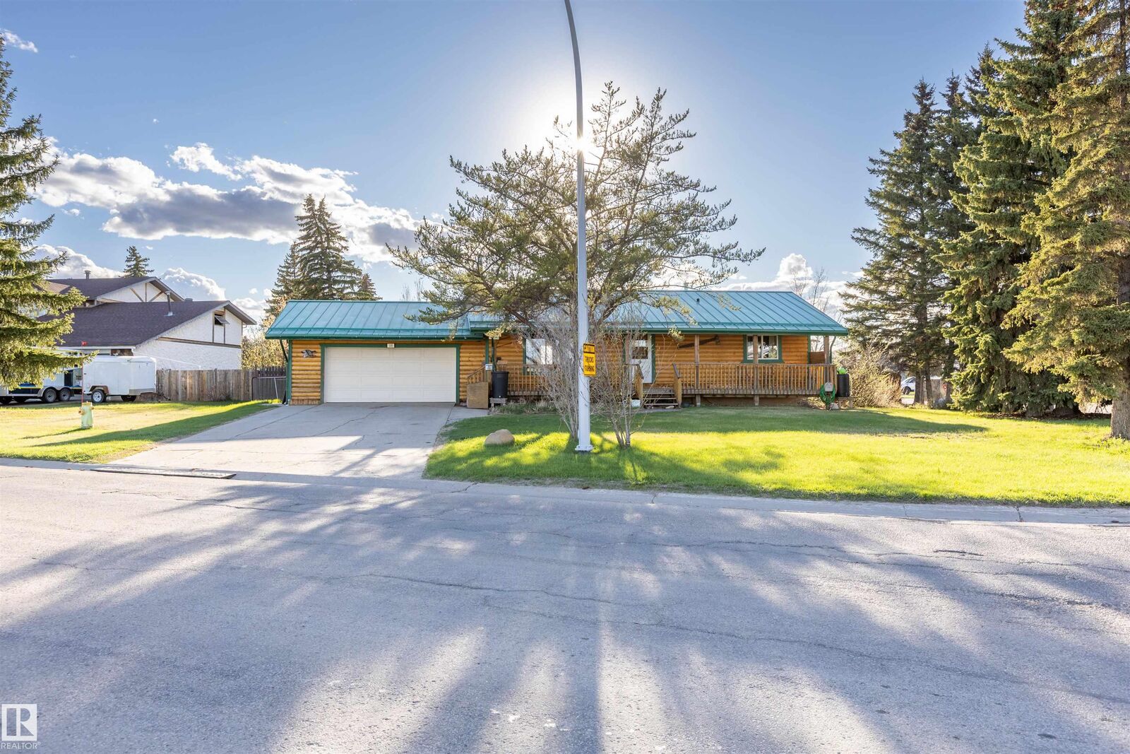 Property Photo: 100 Mill Road AB T8R 1P2
