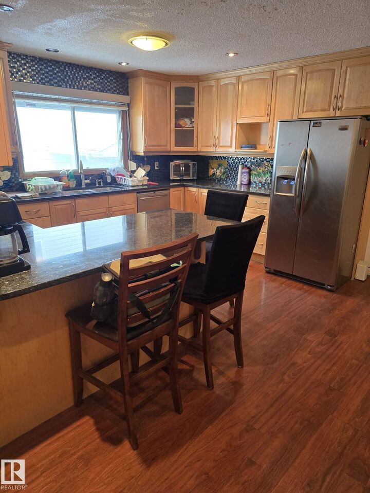 Photo de la propriété:  11927 85 Street NW  AB T5B 3G2 