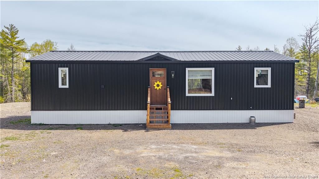 Property Photo:  86 Hayman Avenue  NB E3L 5E4 