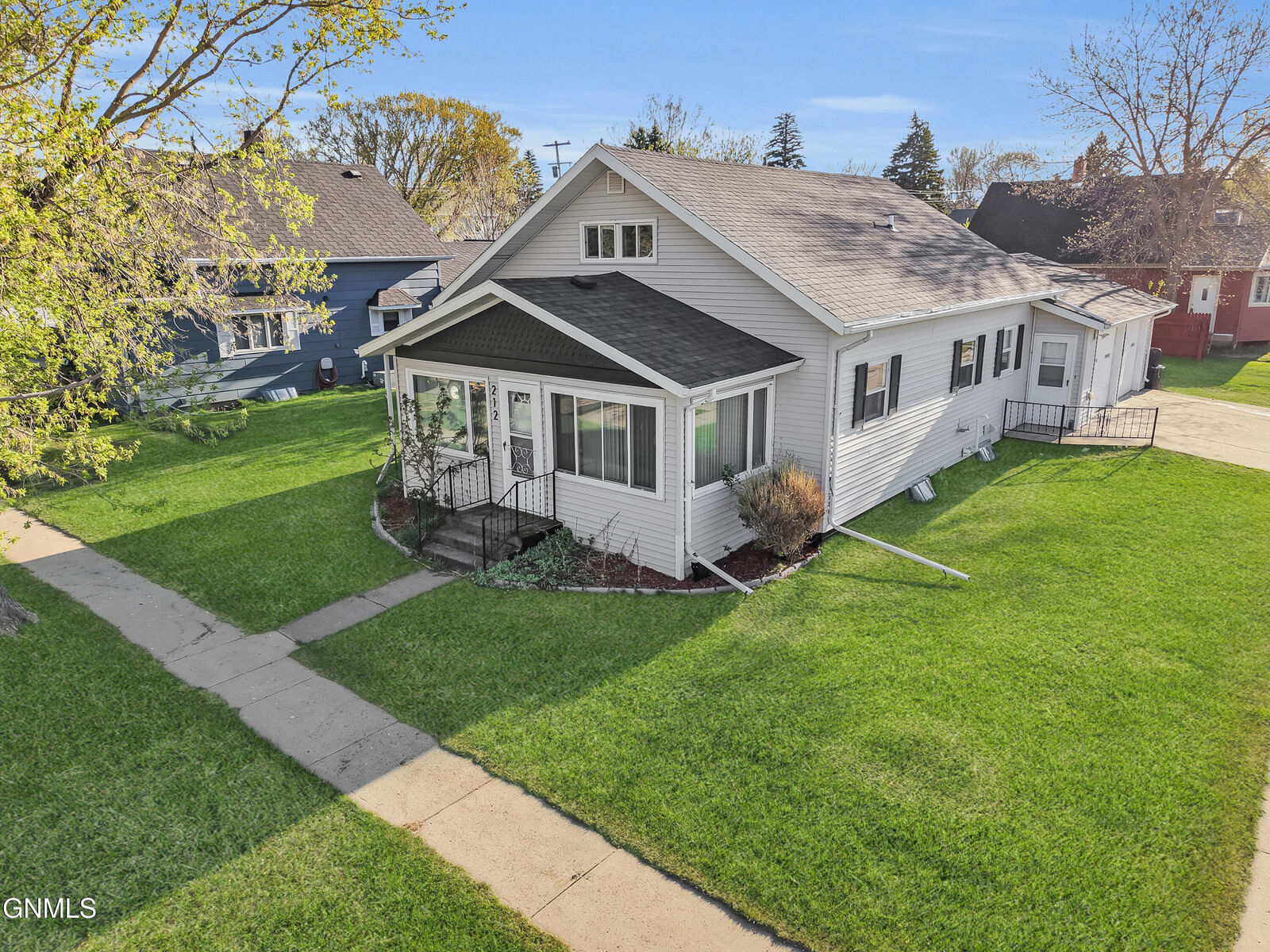 Property Photo:  212 2nd Street N  ND 58579 