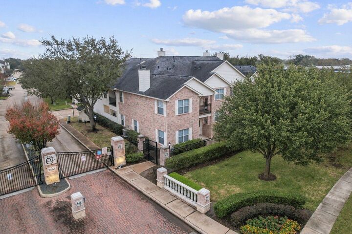 Property Photo:  2865 Westhollow Drive 2  TX 77082 