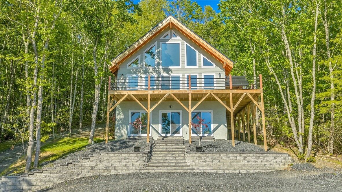 Property Photo: 925 Red Sleigh Way NC 28626