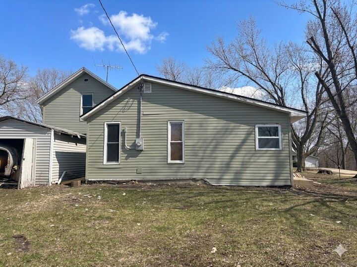 Property Photo:  204 S Madison Street  IA 50641 