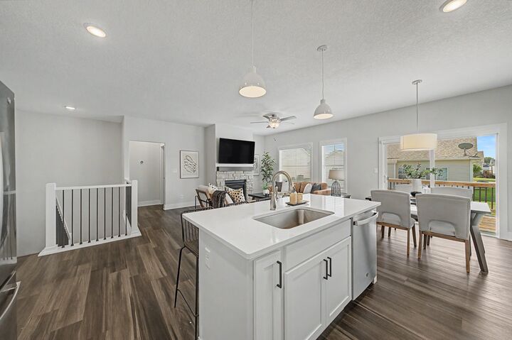 Property Photo: 2105 NE Grant Street IA 50021
