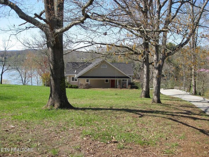 Property Photo:  104 Hilltop Drive  TN 37763 