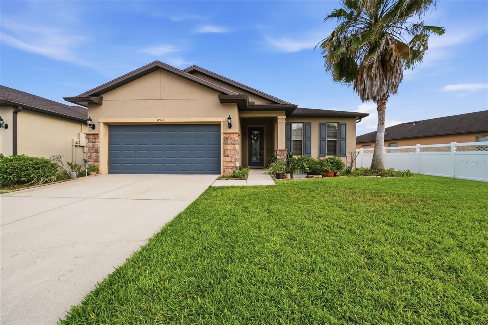 Property Photo:  8929 Hinsdale Heights Drive  FL 33868 