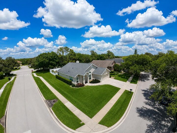Property Photo:  2 Moor Green Court  FL 34761 