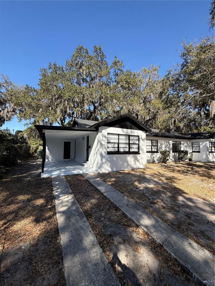 Property Photo:  1000 Sumter Street  FL 34748 