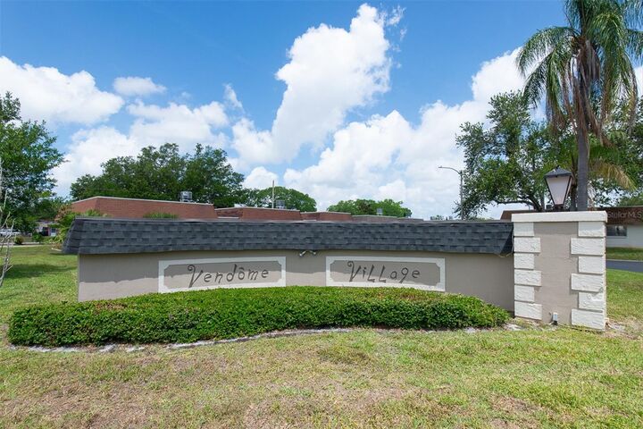 Property Photo:  6915 Versailles N  FL 33781 