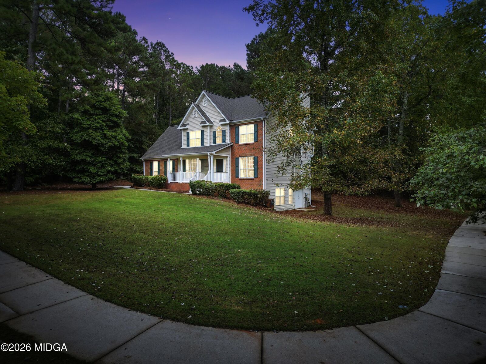 Property Photo: 1100 River Green Court GA 30252